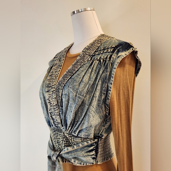 New! || PILCRO || Wrap, vest, chambrey, cropped, pullover, size small, blue - Picture 6 of 12